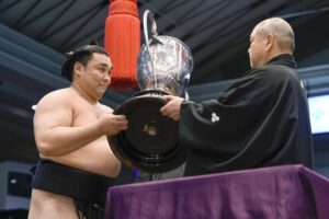 【大相撲】春場所、新関脇の霧馬山が初優勝　モンゴル9人目