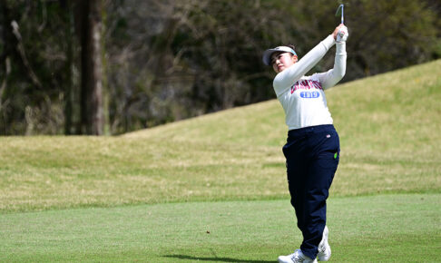 【女子ゴルフ】山下美夢有が単独首位、1打差に岩井千怜　富士フイルム・スタジオアリス女子オープン第1ラウンド