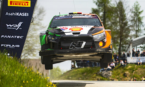 【WRC】第4戦クロアチア・ラリー　ブリーン弔い合戦は同僚ティエリー・ヌービルが初日首位　前編