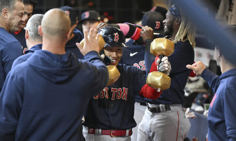 【MLB】1イニング2発の吉田正尚、レジェンドのオルティスと肩を並べ「本当に光栄」　同僚も適応力を絶賛