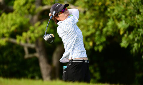 【女子ゴルフ】穴井詩が単独首位に浮上、今季2勝目に王手　パナソニックオープンレディース2日目