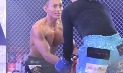“濱の狂犬”黒石高大が電撃韓国軍入りのホスト・咲人を判定撃破　ムキムキボディで貫禄勝ち　日韓戦1勝1敗に