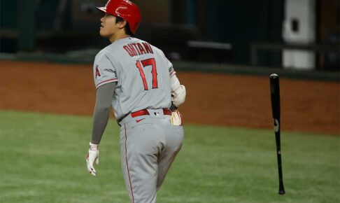【MLB】大谷翔平、キング・タイ今季19号140メートル特大同点弾は2階席へ　“確信歩き”バットフリップに敵地ファンも大熱狂