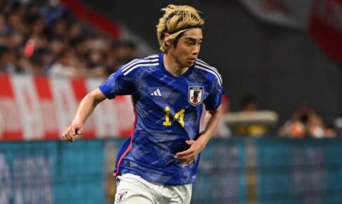 伊東純也、“冷静弾”の追加点で3-0！　スタンドのペルーサポーター静まり返る