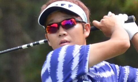 浅地洋佑が通算12アンダーで単独首位キープ　地元・北海道勢の片岡尚之らが2位