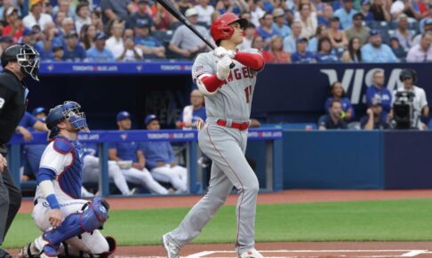 【MLB】大谷翔平に“アクシデント”……1死満塁一発逆転の場面で代打　「足の痙攣」か、前日も途中交代