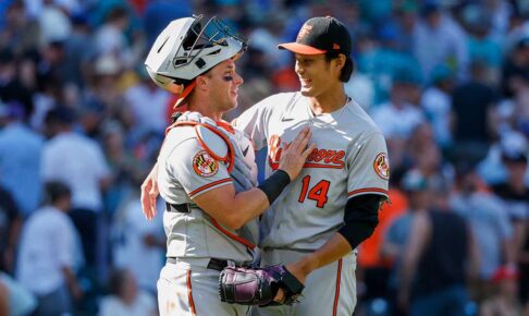 【MLB】藤浪晋太郎、“最速球”トップ5独占で日米キャリア初セーブ　捕手と喜びのハグも