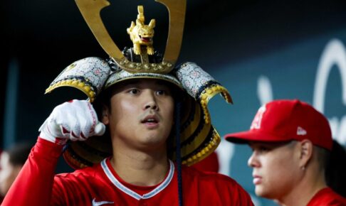 【MLB】“猫ポーズ”大谷翔平、今季42号の兜セレブレーションで猫嫌いの同僚エスコバルへの洗礼か