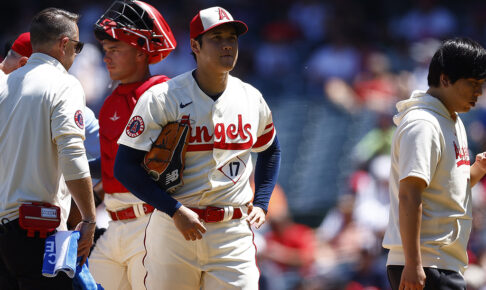 【MLB】大谷翔平、14日ぶり“復活マウンド”も2回途中緊急降板…　球団は「腕の疲労」と発表、44号放つも代打送られる