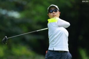 比嘉真美子は27ホールを乗り切り上位へ 「いっぱい食べて、いっぱい寝て」明日に備える