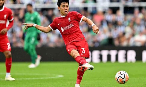 【プレミアリーグ】初先発の遠藤航にメディアの評価分かれる　クロップ監督は「彼は我々が何をしているのか、まったく理解できていない」と辛口