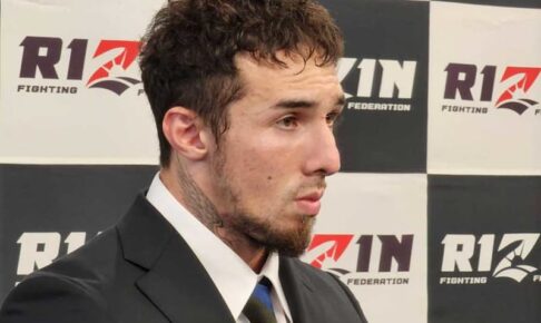【RIZIN】ドーピング検査陽性の木村ミノル、判定勝利の安保瑠輝也に中指　服を脱ぎ捨て筋肉アピ