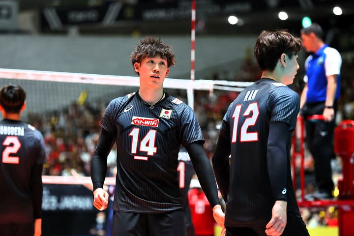 日本代表“パリ五輪切符獲得”圏内の2位に浮上! 4勝1敗、勝ち点「12」でスロベニアに並ぶもセット率で上回る【男子バレー】 日本代表“パリ五輪切符獲得”圏内の2位に浮上! 4勝1敗、勝ち点「12」でスロベニアに並ぶもセット率で上回る【男子バレー】