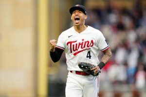 【MLB】大谷翔平を本塁で刺した中継プレーに驚きの声　なぜ右翼線への打球で遊撃手コレアがカットに入ったのか……