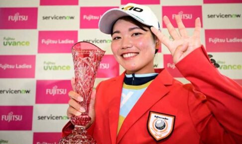 女子ゴルフ史上3人目の「10代でツアー4勝」達成　櫻井心那は宮里＆畑岡に敬意「背中を追いたい」