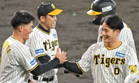 阪神・岡田監督　強さの要因は2戦連続1失点の投手陣　迷いなし継投「ピッチャーが頑張ってるからやで」