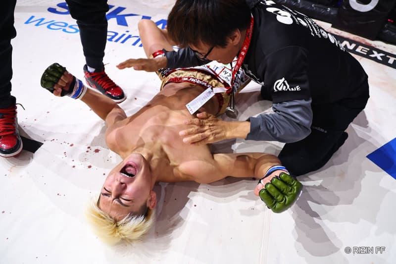 【RIZIN】鈴木千裕の〝下からパウンド〟を青木真也が徹底解剖「格闘技を知らない強みが…」 【RIZIN】鈴木千裕の〝下からパウンド〟を青木真也が徹底解剖「格闘技を知らない強みが…」