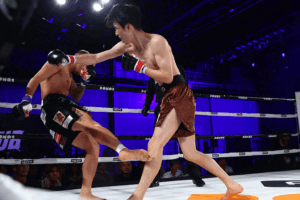 【FIGHT CLUB】「折れた感じがする」左足粉砕でグニャリ……“衝撃”111秒殺で担架搬送　第1戦から波乱の幕開け