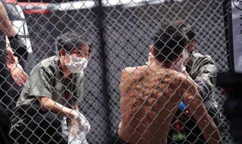 【BreakingDown】相手の反則で勝利した喧嘩自慢に一部観客ブチギレ「出てこいや！」