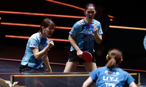 「最高の卓球を披露」長﨑美柚、木原美悠の圧巻勝利に大会公式も賛辞　4年ぶり激突の中国最強ペア撃破にも期待【WTT女子ファイナルズ】