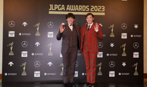 直ドラ競演が受賞も…　岩井明愛・千怜ツインズが選ぶ『ベストショット』は妙技“片手アプローチ”