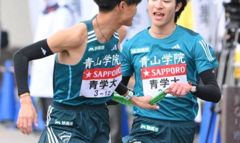 首位青学大が駒大に4分17秒差の独走態勢　6区野村昭夢が区間2位の快走　兄は東洋大で活躍　原監督の「兄貴を超える時がきたぞ！」猛ゲキに応える