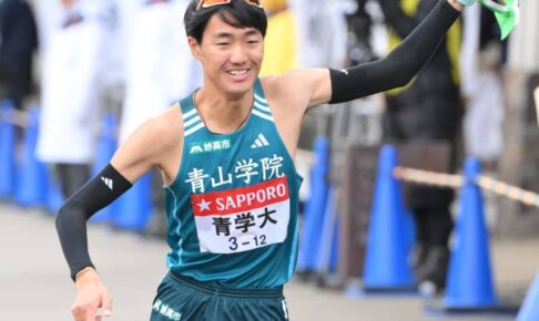 青学大が2年ぶり総合Vまっしぐら　駒大と4分44秒差に　7区山内健登も快走　4年生、最初で最後の箱根で万感走