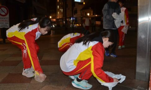 【全国女子駅伝】島根チームが励む伝統の「ごみ拾い」　練習前に励行　選手ら「気づきは走りに生きる」