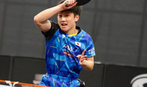 張本智和 宿敵・戸上隼輔をフルゲームで破る！決勝の相手は42歳ボル【卓球 WTTドーハ】