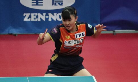 張本美和、2年連続4強の横井咲桜を圧倒　最年少V&二冠獲得へ、“エース”早田ひなに挑む【全日本卓球】