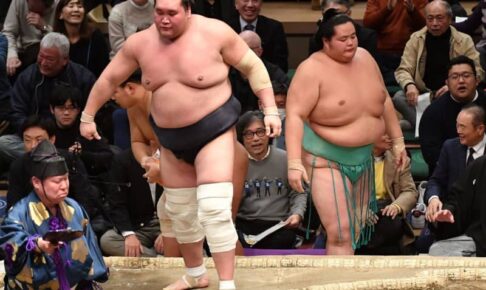 照ノ富士、霧島、琴ノ若が2敗で並ぶ　照ノ富士が琴ノ若を破り引きずり降ろす　霧島は「二枚蹴り」で豊昇龍を下す
