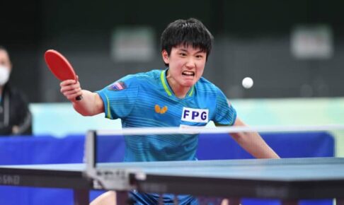 張本智和、4年前の決勝の再戦制す　篠塚大登も2年連続の4強入り＜全日本卓球2024男子シングルス準々決勝②＞