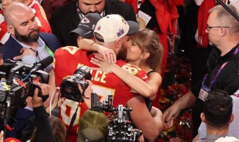 【NFL】チーフスがスーパーボウル連覇　テイラー・スウィフトは熱烈キスで「おとぎ話の結末」