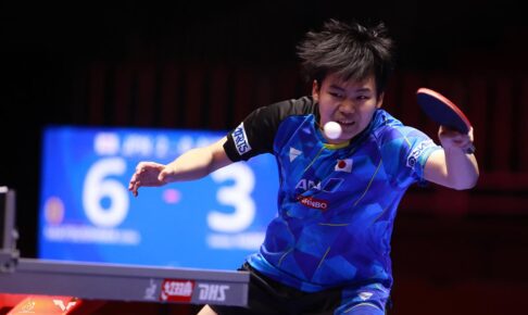 松島輝空が世界ランク1位の樊振東に“堂々プレー”も及ばず　3ゲーム連続デュースなど好ゲームを見せる【世界卓球】