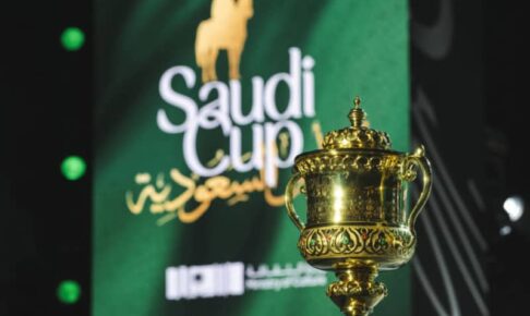 【サウジカップ】大激戦のゴール前！ウシュバテソーロは惜しい2着…セニョールバスカドールが差し切る