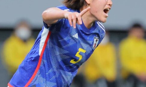 なでしこ　高橋が先制ゴール！こぼれ球をDF高橋が押し込む　北朝鮮の激しい当たりで得たワンチャンスモノに