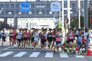 東京マラソンで大アクシデント　西山雄介、木村慎らが集団転倒