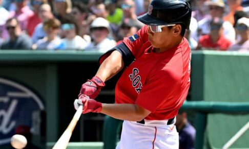 吉田正尚が今季1号　OP戦7試合目で待望のアーチ、ファン拍手喝采