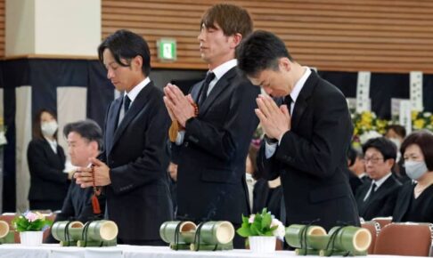 藤岡康太さん葬儀　同期の浜中俊騎手が涙の弔辞「奥さんや子どもの分も頑張るし、俺たちは絶対助ける」