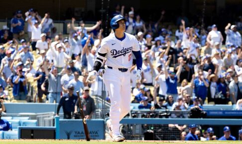 【MLB】大谷翔平の「完璧すぎる」特大5号に、相手右翼手も“確信”……正面向いたまま動かず「目で追いもしない」
