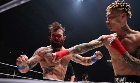 【RIZIN.46】「ほぼノーダメージ」篠塚辰樹が“鮮烈”KO勝ち、対戦相手は出血し立ち上がれず……“日本初上陸”ルールで完勝