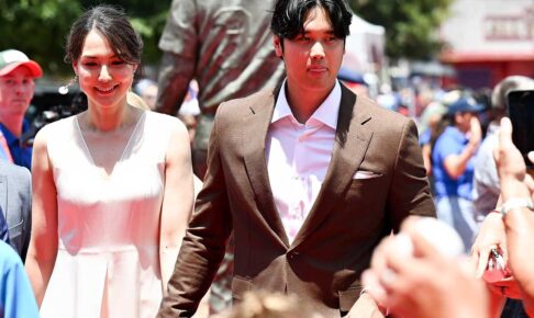 【MLB】大谷翔平、真美子夫人と歩いたレッドカーペットが海外でも話題　「王族のよう」「世界最高のパワーカップル」