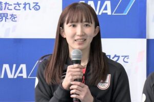 卓球日本代表がパリに向け出国、初出場・早田ひな「チーム一丸となって」平野美宇「自信を持って臨む」