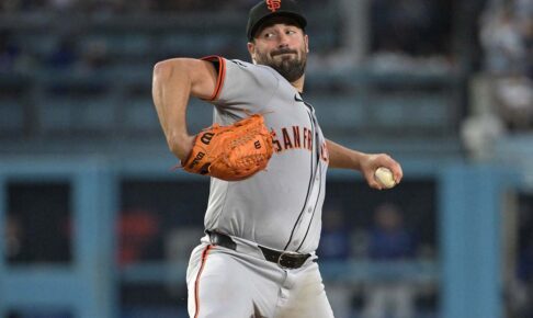 【MLB】左右のCY賞投手が揃うも……ドジャース追撃のダークホースなるか　同地区“天敵”ジャイアンツの今季ローテを公式が予想