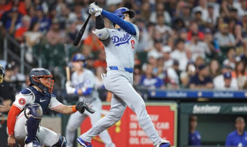 【MLB】大谷翔平、驚愕32号からの“確信歩き”に公式も注目「ショウヘイは打球に見とれた」　マニアも大興奮「見るのを止められない」