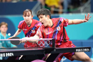 【卓球】張本智和&早田ひな　指摘されていた懸念…初戦敗退で混合ダブルス〝お家芸〟化ならず