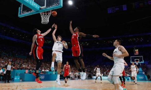 男子バスケ日本が作った“敵地とは思えない光景”に海外記者驚愕「叫び応援する声が聞こえる」