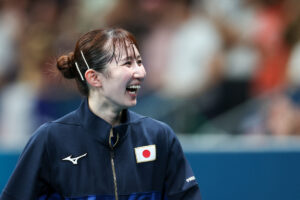 早田ひな、“エース”がアフリカ女王とのサウスポー対決制す　2ゲーム連続デュースを制し3回戦進出【パリ五輪2024】