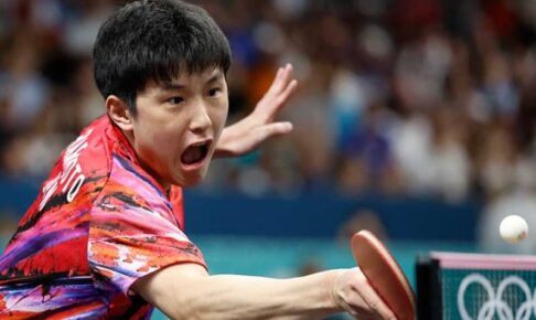 張本智和、3－4大激戦だった中国世界王者とのスポーツマンシップに称賛　国際実況「尊敬以上のもの」「オツカレサマデシタ」