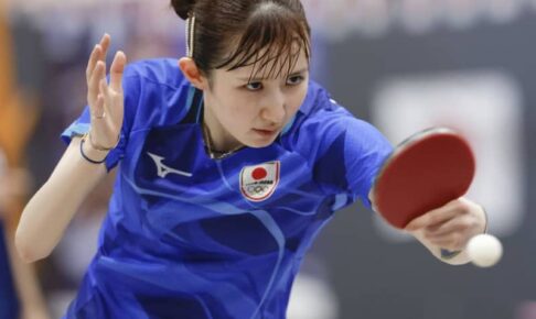 早田ひな　圧巻のストレート勝ちで8強！地元フランス選手を圧倒　完全アウェー異様な雰囲気の中で笑みも